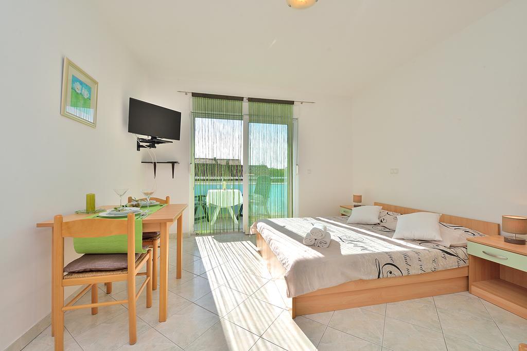 Sara Apartments Petrcane Phòng bức ảnh