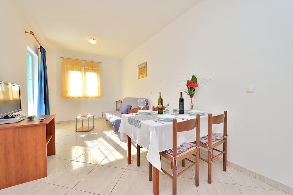Sara Apartments Petrcane Phòng bức ảnh